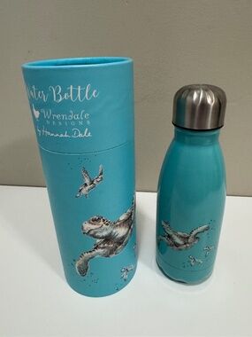 Brand new stainless steel water bottle with turtles